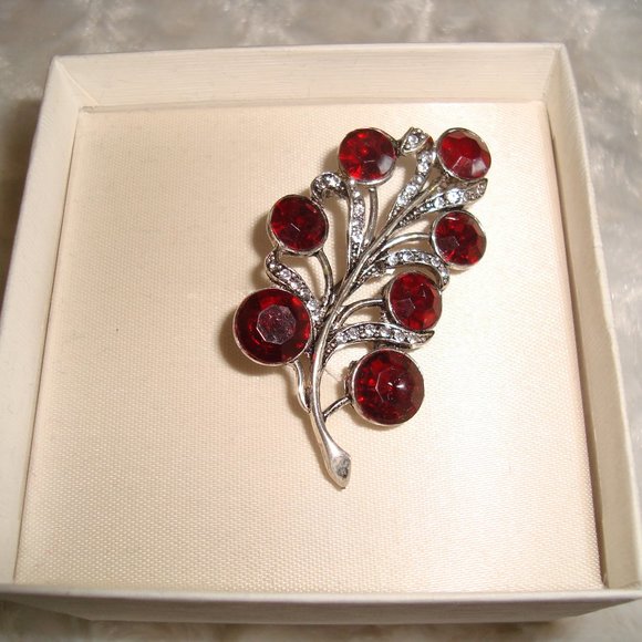 New Sarah B Studio Brooch Pin Red Silver Color - Picture 1 of 4
